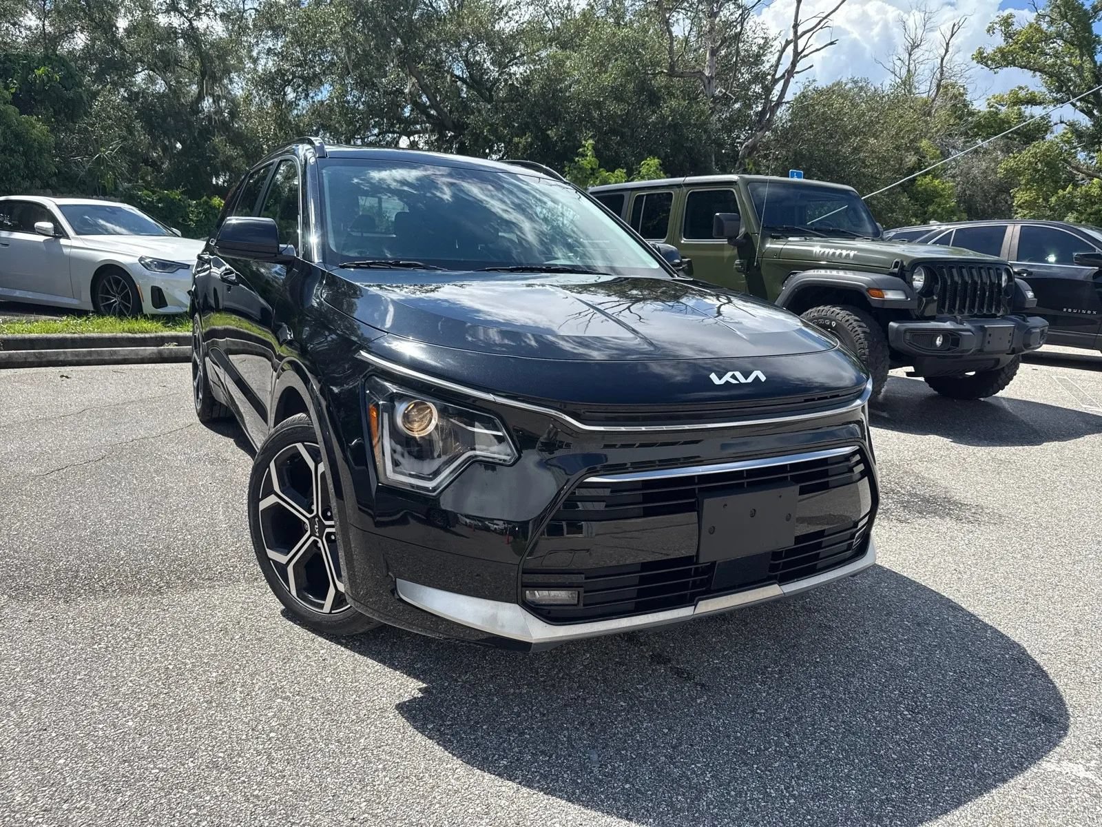 Used 2023 Kia Niro EX Touring FWD image 4