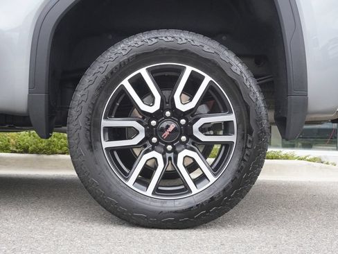 Used 2024 GMC Sierra 1500 AT4 w/ Technology Package AWD/4WD image 34