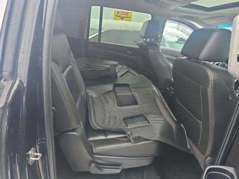 Used 2017 Chevrolet Suburban LT w/ LT Signature Package image 11