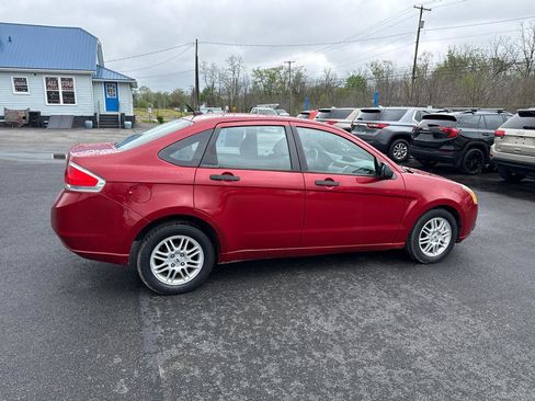 Used 2010 Ford Focus SE FWD image 7