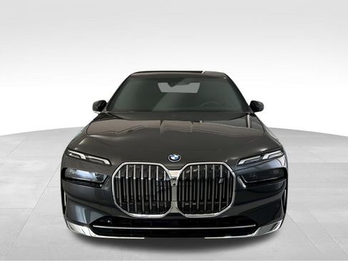 Used 2023 BMW i7 xDrive60 image 8