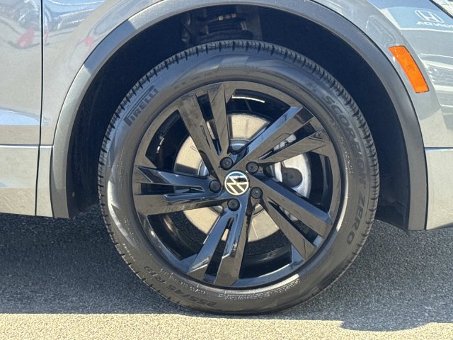 Certified 2024 Volkswagen Tiguan SE R-Line FWD image 36