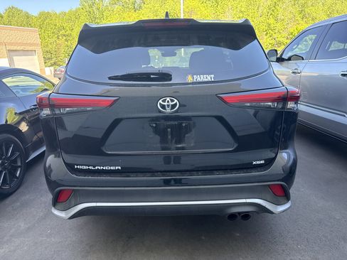 Used 2022 Toyota Highlander XSE image 7