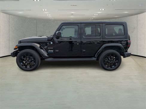 Used 2023 Jeep Wrangler Sahara image 6