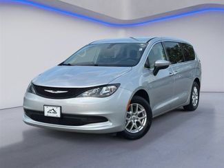 Used 2022 Chrysler Voyager LX FWD video 2