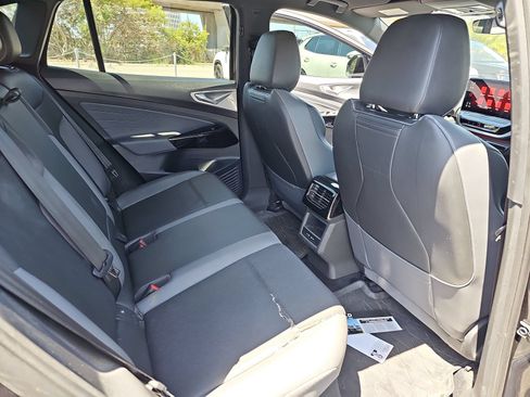Used 2023 Volkswagen ID.4 S RWD image 13