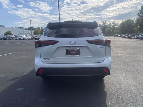 Used 2026 Toyota Highlander XLE AWD/4WD image 5