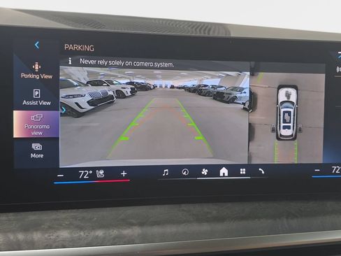 Used 2026 BMW X7 xDrive40i w/ Premium Package AWD/4WD image 17