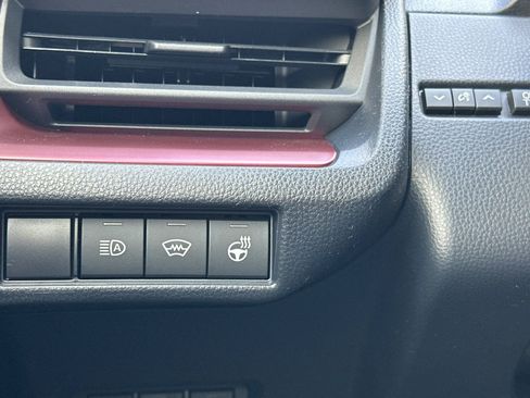 New 2026 Toyota Prius Plug-In Hybrid FWD image 28