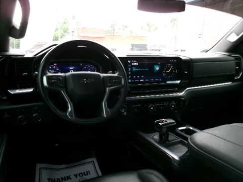 Used 2024 Chevrolet Silverado 1500 RST AWD/4WD image 17