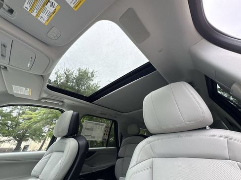 New 2026 Lincoln Navigator Reserve AWD/4WD image 22