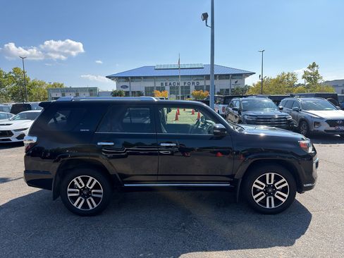 Used 2024 Toyota 4Runner Limited AWD/4WD image 4