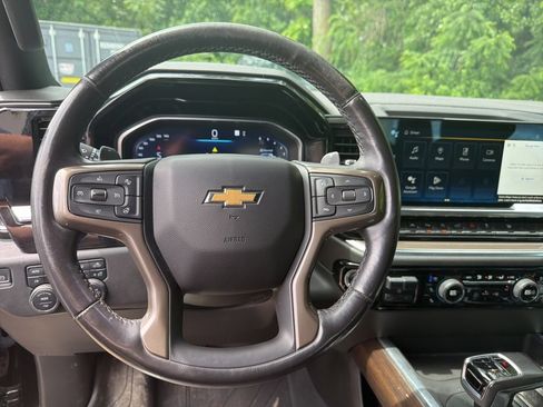 Used 2022 Chevrolet Silverado 1500 High Country w/ High Country Premium Package AWD/4WD image 19