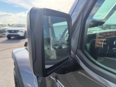 Used 2022 Jeep Gladiator Sport AWD/4WD image 13