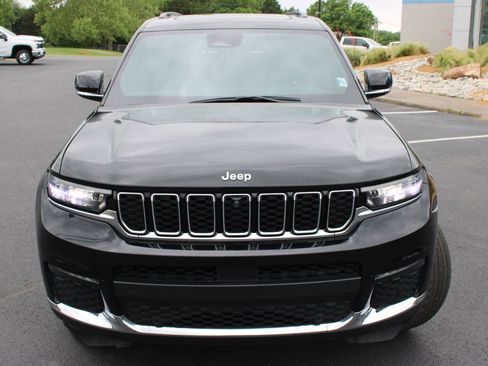 Used 2024 Jeep Grand Cherokee L Limited w/ Luxury Tech Group II AWD/4WD image 3
