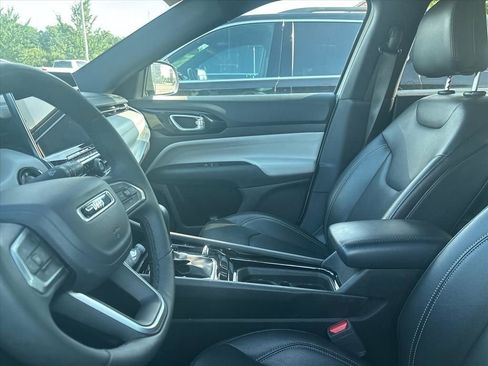 Used 2025 Jeep Compass Limited AWD/4WD image 16