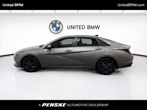 Used 2022 Hyundai Elantra SEL w/ Convenience Package FWD image 8