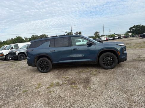 New 2026 Chevrolet Traverse LT w/ Midnight/Sport Edition FWD image 15