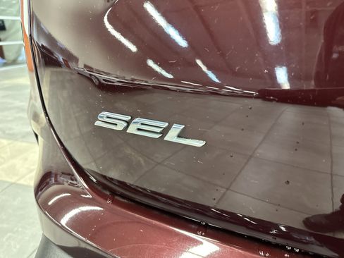 Certified 2022 Ford Edge SEL w/ Convenience Package image 10