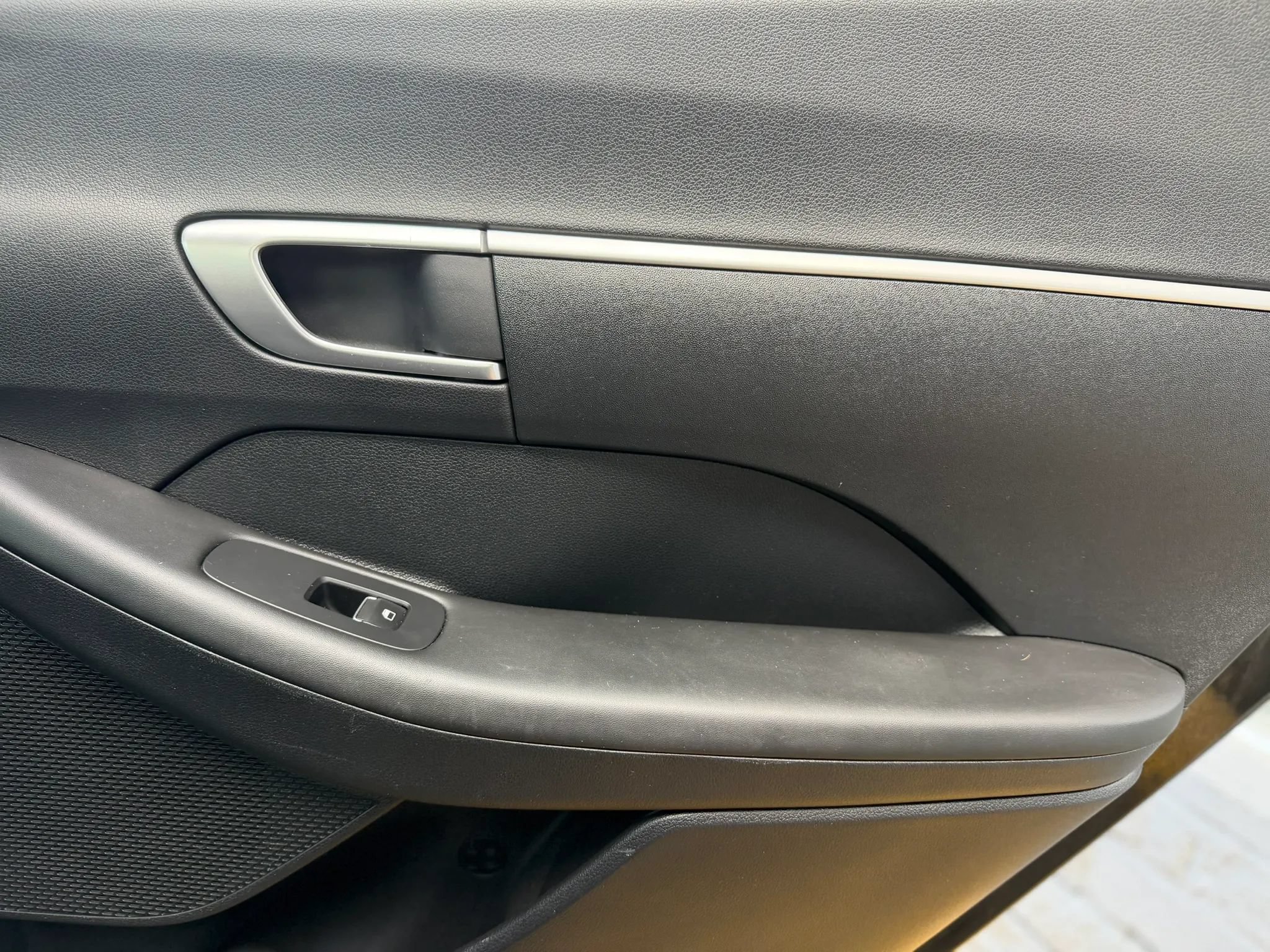 Used 2023 Hyundai Sonata SE w/ Preferred Accessory Package FWD image 10