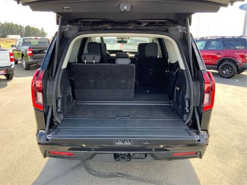 Certified 2025 Ford Expedition Active RWD image 13