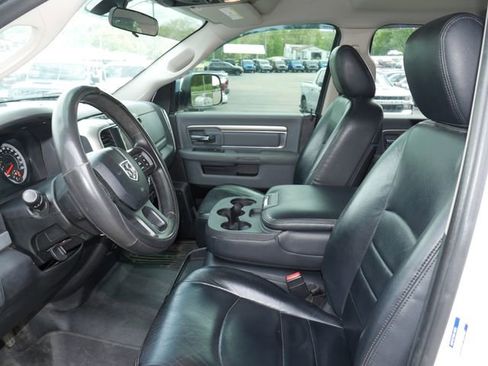 Used 2017 RAM 1500 Classic SLT AWD/4WD image 4