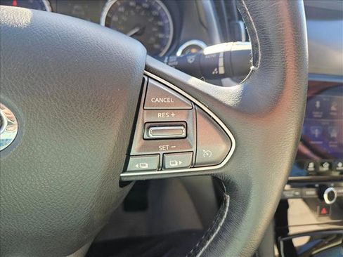 Used 2017 INFINITI Q50 Signature Edition w/ Cargo Package (L95) image 22