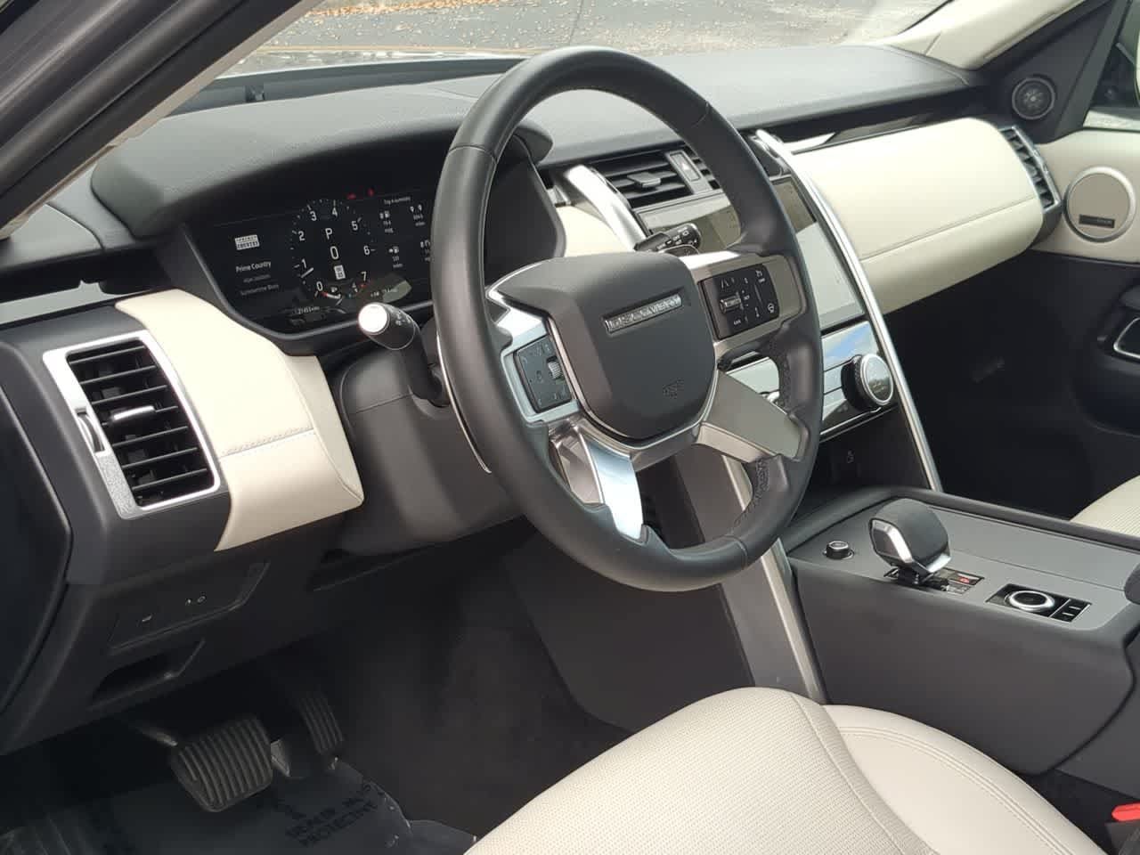 Certified 2025 Land Rover Discovery S AWD/4WD image 10