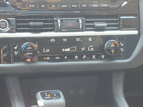 Used 2022 Nissan Pathfinder Platinum w/ Cargo Package AWD/4WD image 13