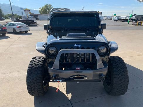 Used 2010 Jeep Wrangler Unlimited Rubicon w/ Dual Top Group image 55