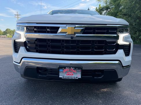 Used 2025 Chevrolet Silverado 1500 LT AWD/4WD image 4