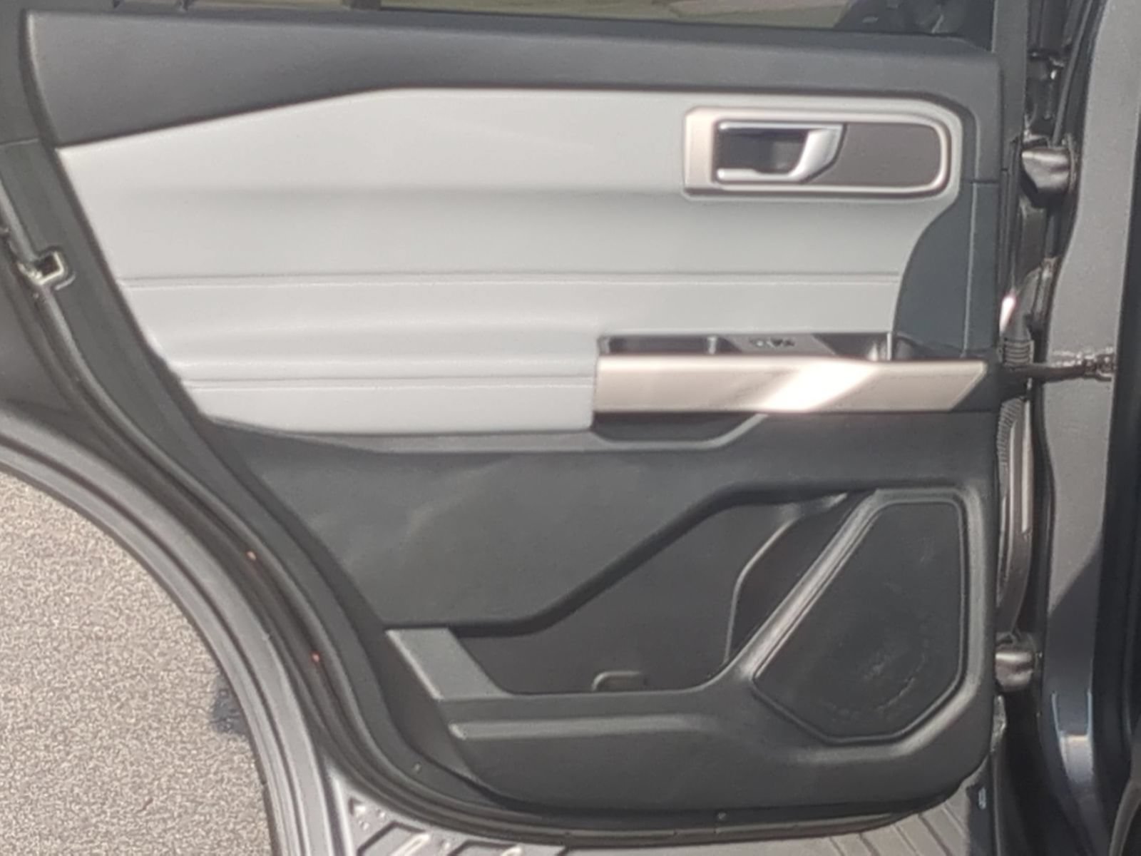 Used 2023 Ford Explorer XLT w/ Equipment Group 202A AWD/4WD image 29