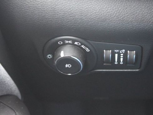 Used 2022 Jeep Compass Latitude w/ Convenience Group image 17