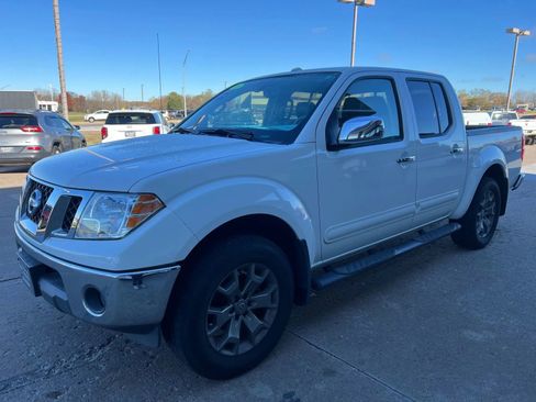 Used 2016 Nissan Frontier SL image 4