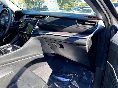 Used 2022 Jeep Grand Cherokee L Limited image 16