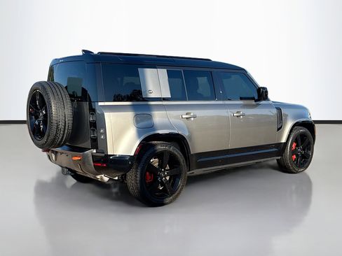 Used 2024 Land Rover Defender 110 X image 5