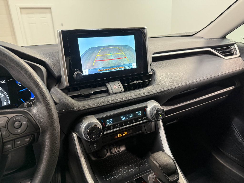 Used 2025 Toyota RAV4 XLE AWD/4WD image 79