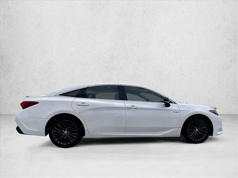 Used 2020 Toyota Avalon XSE image 5