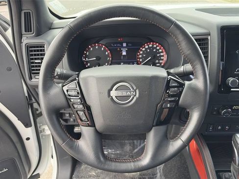 Used 2023 Nissan Frontier PRO-4X AWD/4WD image 23