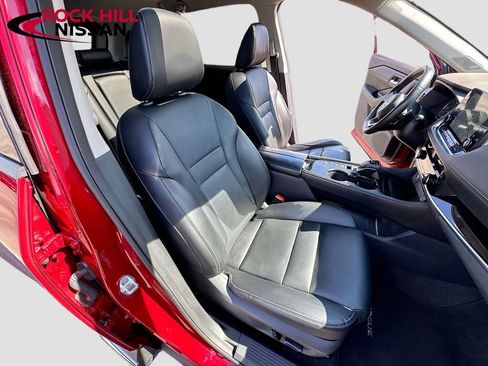 Used 2023 Nissan Rogue SL w/ SL Premium Package image 30