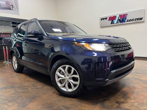 Used 2018 Land Rover Discovery SE image 1