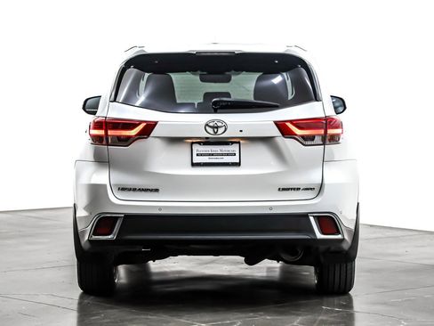 Used 2019 Toyota Highlander Limited image 3