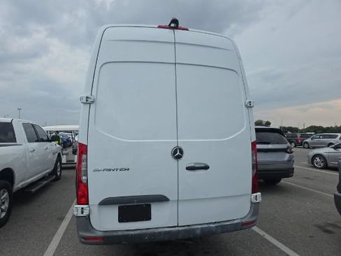 Used 2022 Mercedes-Benz Sprinter 3500 image 6