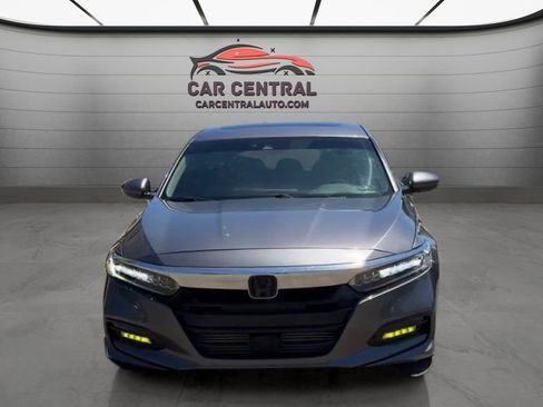 Used 2018 Honda Accord Touring image 8