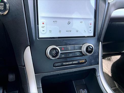 Used 2024 Ford Edge SEL w/ Convenience Package image 26