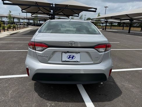 Used 2025 Toyota Corolla LE FWD image 6