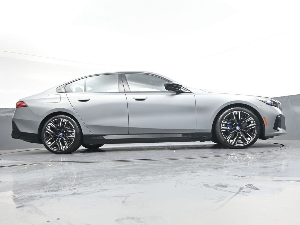 Used 2025 BMW i5 M60 w/ Executive Package AWD/4WD image 28