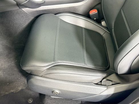 Used 2024 Mercedes-Benz GLC 300 4MATIC image 20