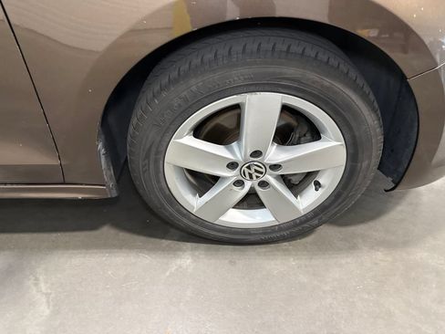Used 2012 Volkswagen Jetta TDI FWD image 16