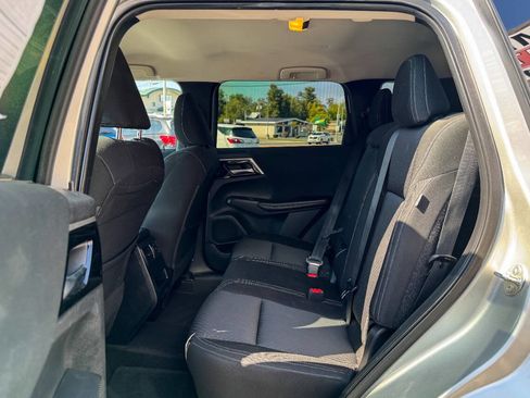 Used 2022 Mitsubishi Outlander ES image 19